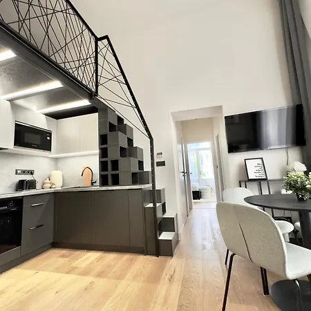 Apartment Rentero Modern High Ceiling Loft With Terrace Apartment,