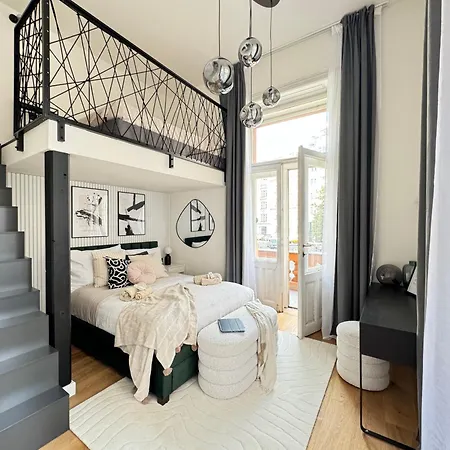Apartament Modern High Ceiling Loft With Terrace Apartment, Praga