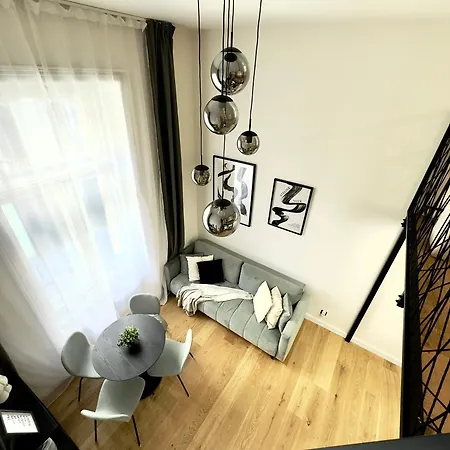 Apartman Rentero Modern High Ceiling Loft With Terrace Apartment, *