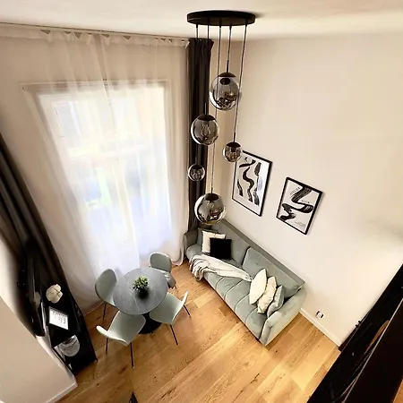 Rentero Modern High Ceiling Loft With Terrace Apartment,