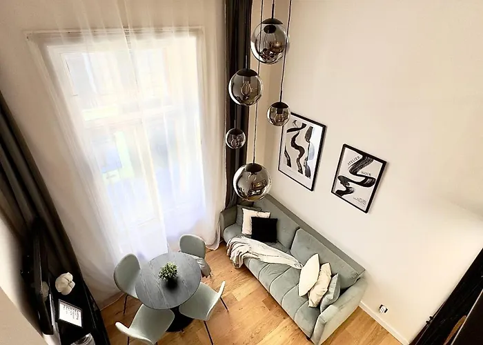 Rentero Modern High Ceiling Loft With Terrace Apartment,